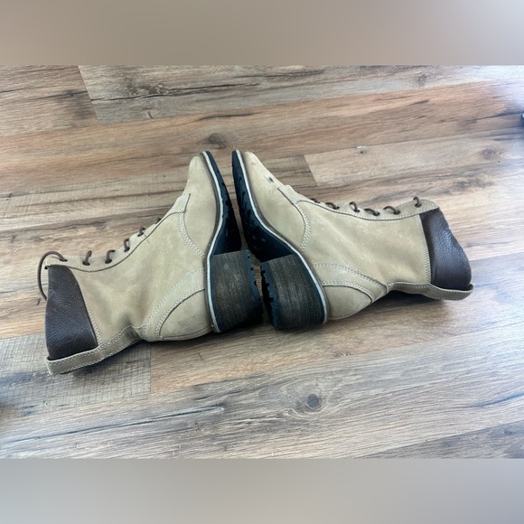 LL Bean Women's Boots Size 8.5M Block Heel Lug Sole Tan Chestnut Leather Lace Up - Picture 4 of 10